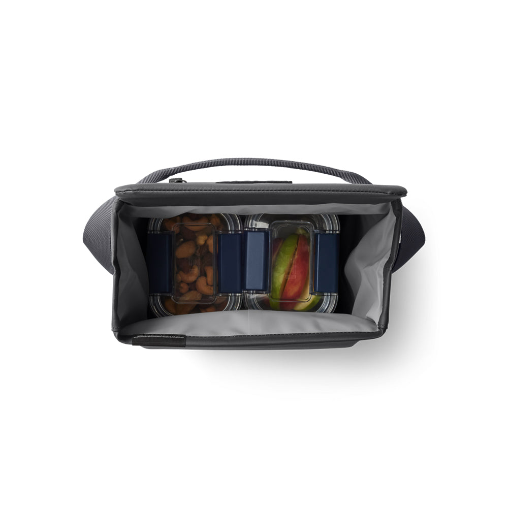 18060131777 LONCHERA DAYTRIP BAG 2.0 6L CHARCOAL MARCA YETI