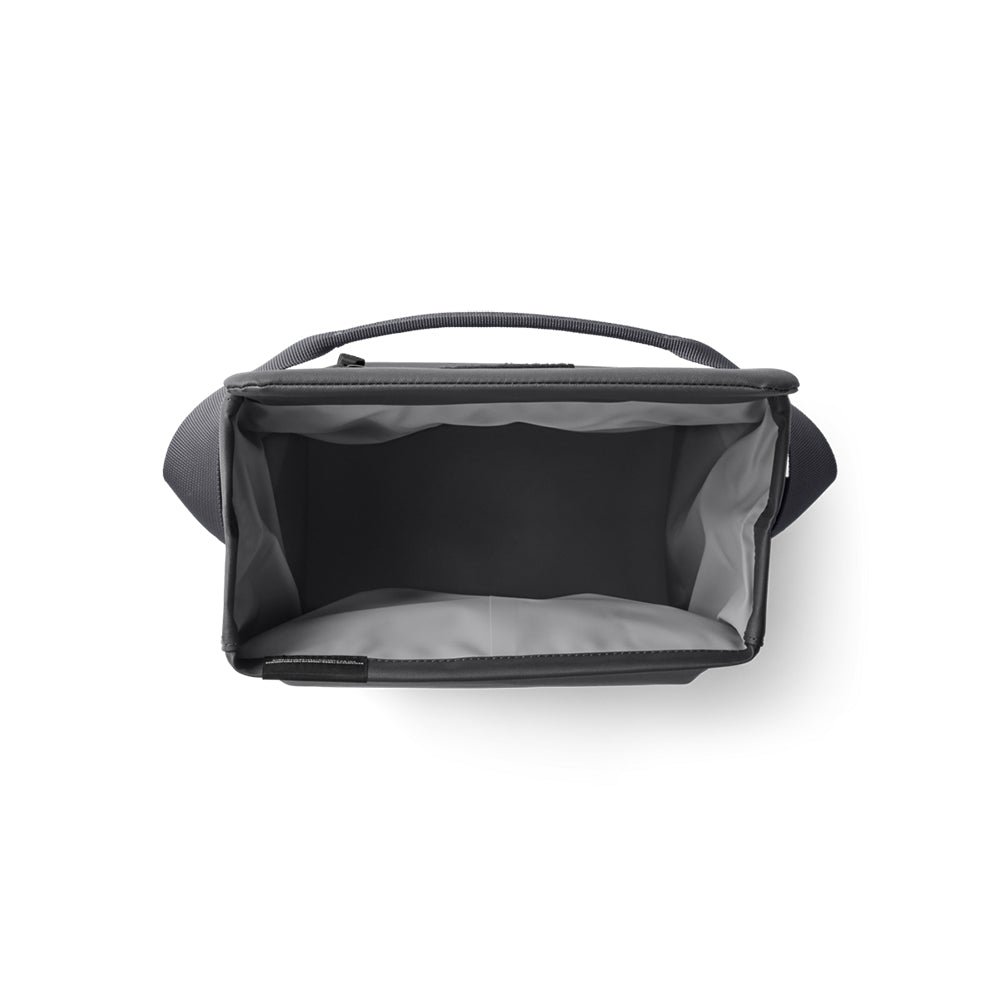 18060131777 LONCHERA DAYTRIP BAG 2.0 6L CHARCOAL MARCA YETI