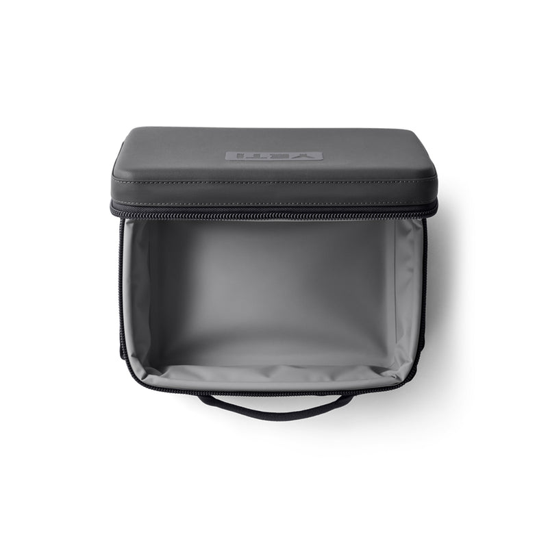 18060131779 LONCHERA DAYTRIP BOX 2.0 5L CHARCOAL MARCA YETI