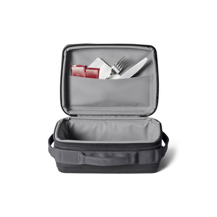 18060131779 LONCHERA DAYTRIP BOX 2.0 5L CHARCOAL MARCA YETI