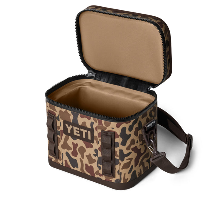 18060131844 HIELERA SUAVE HOPPER FLIP 8 WETLANDS CAMO MARCA YETI