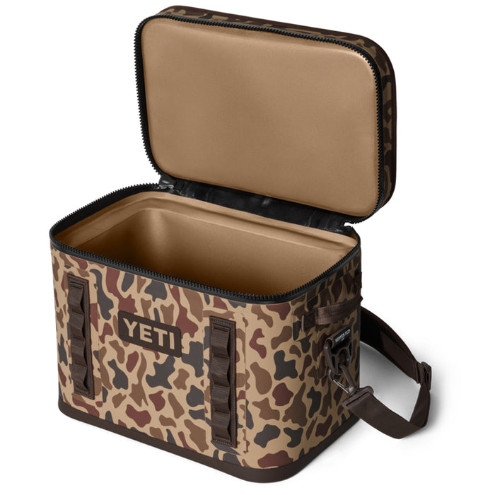 18060131850 HIELERA SUAVE HOPPER FLIP 18 WETLANDS CAMO MARCA YETI