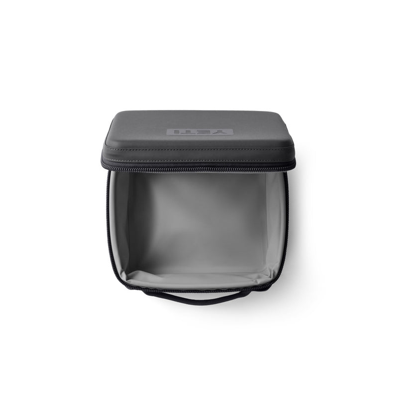 18060131862 LONCHERA DAYTRIP BOX 2.0 3L CHARCOAL MARCA YETI