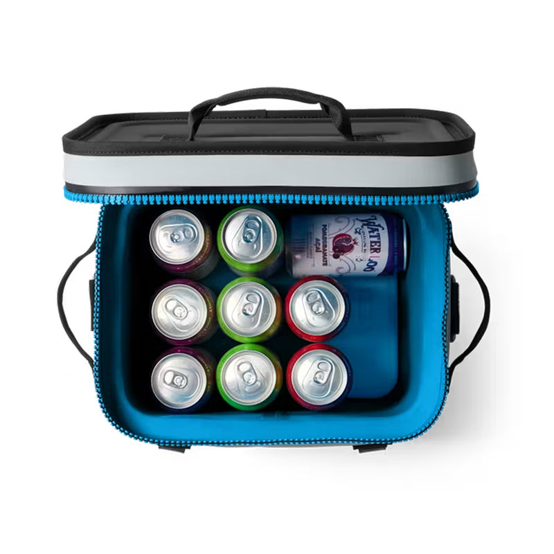 18060131933 HIELERA SUAVE HOPPER FLIP 12 FOG GRAY/AZUL MARCA YETI