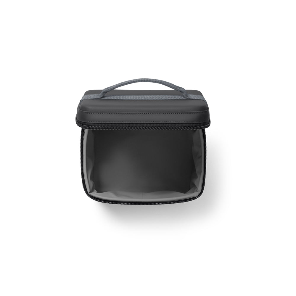 18060132021 LONCHERA DAYTRIP SNACK BOX 3L CHARCOAL MARCA YETI