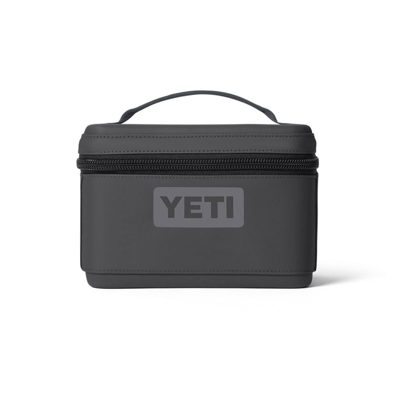 18060132021 LONCHERA DAYTRIP SNACK BOX 3L CHARCOAL MARCA YETI