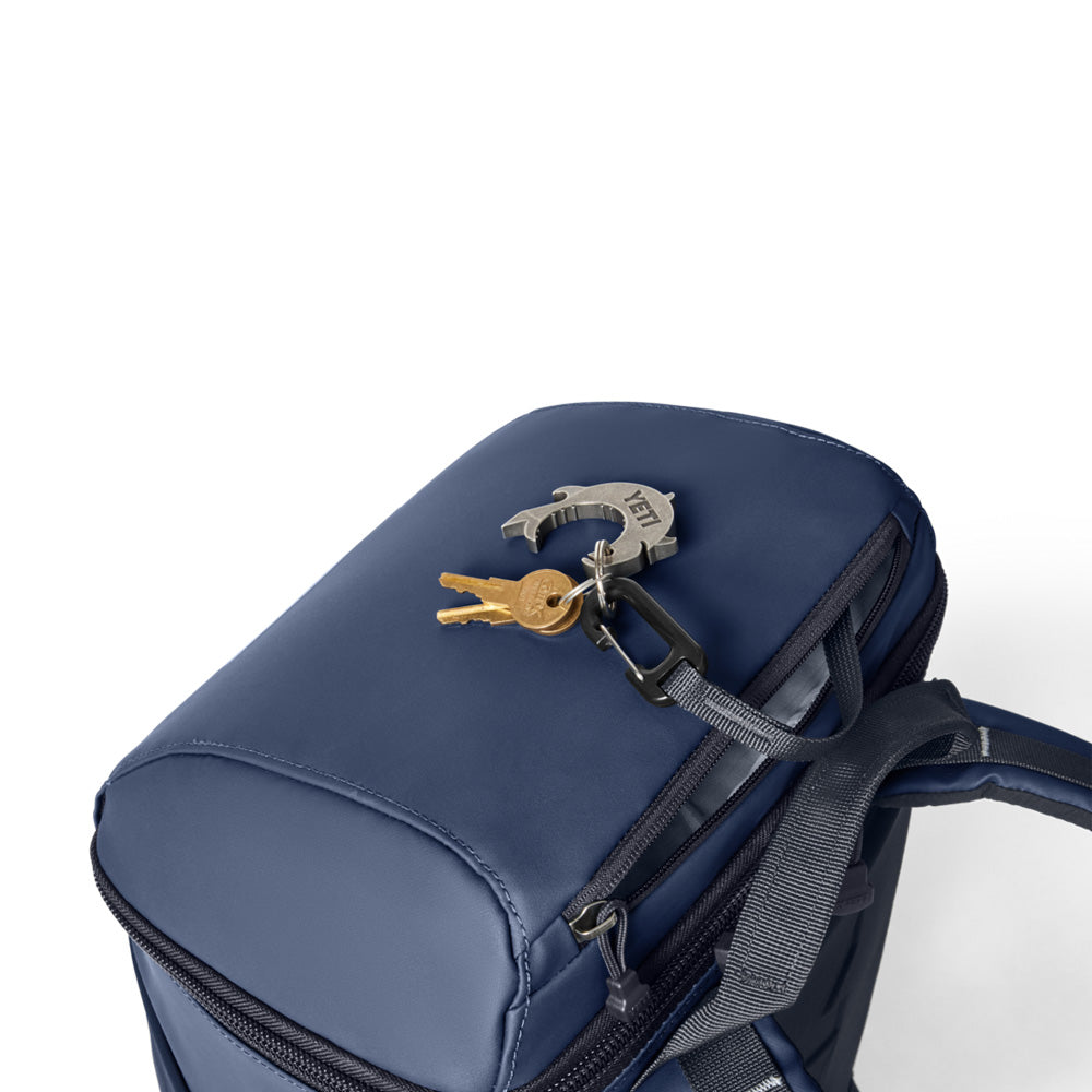 18060132177 LONCHERA BACKPACK DAYTRIP 20L CLASSIC NAVY MARCA YETI