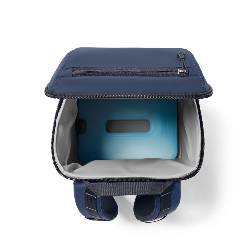 18060132177 LONCHERA BACKPACK DAYTRIP 20L CLASSIC NAVY MARCA YETI