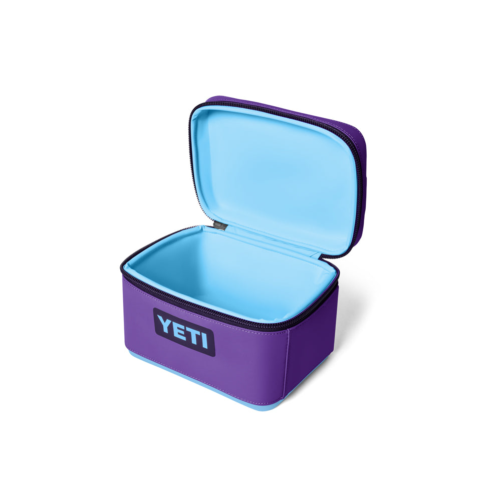 18060132214 LONCHERA DAYTRIP SNACK BOX 3L PACE PURPLE/BLUE MARCA YETI