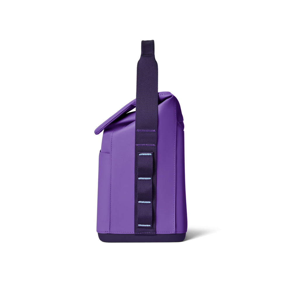 18060132216 LONCHERA DAYTRIP BAG 2.0 6L PACE PURPLE/BLUE MARCA YETI