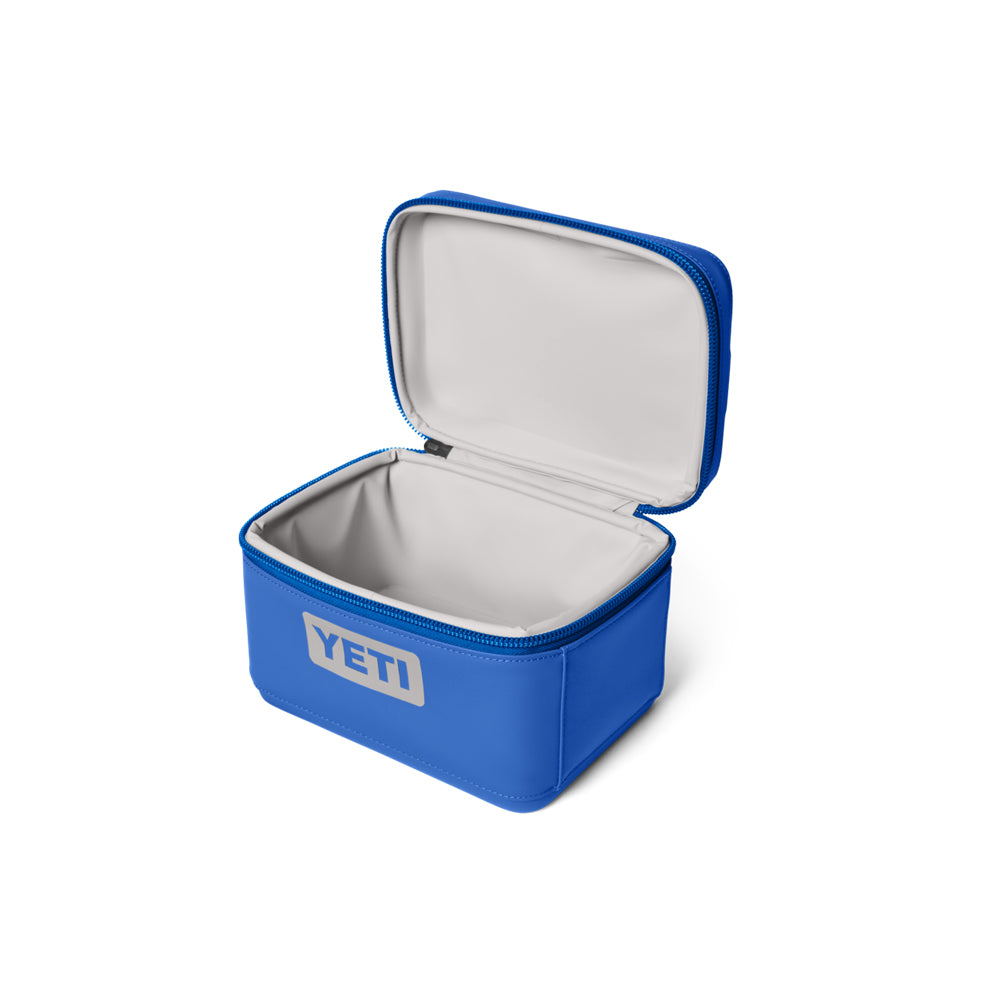 18060132241 LONCHERA DAYTRIP SNACK BOX 3L ROYAL BLUE MARCA YETI