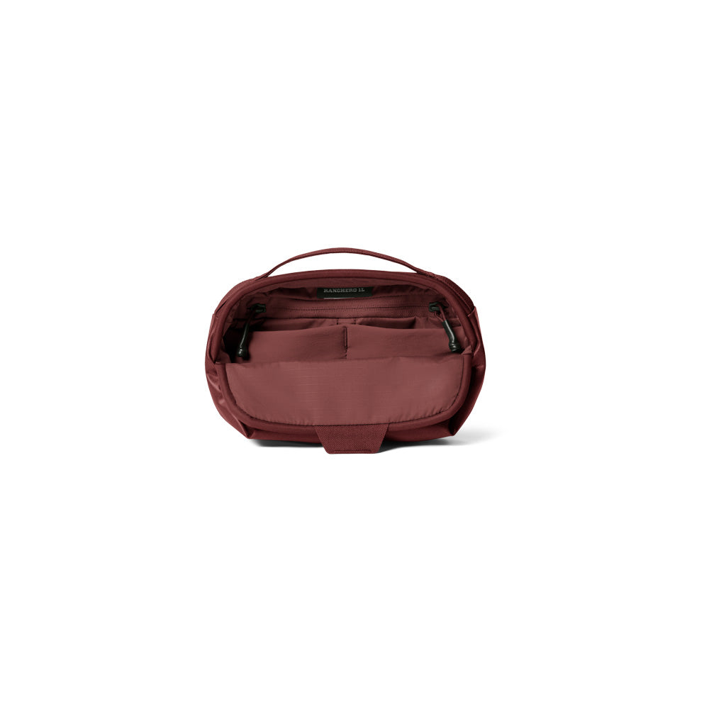 18060132382 BOLSA RANCHERO CROSSBODY 1L STAG DARK RED MARCA YETI