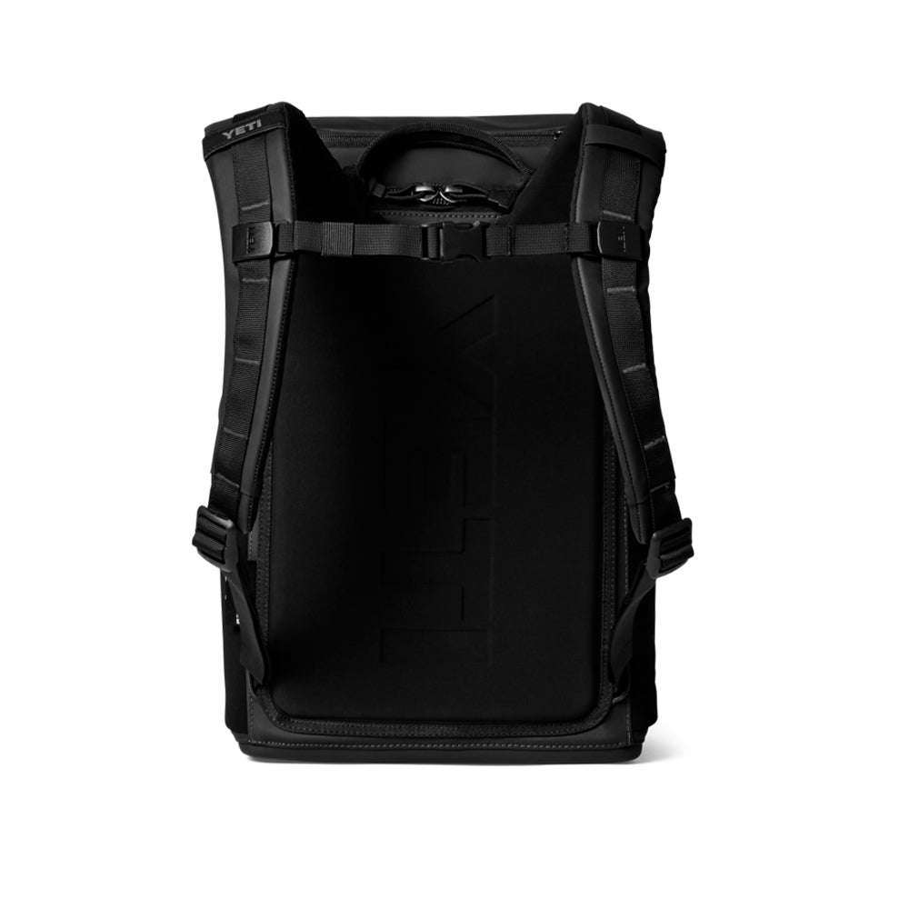 18060132542 LONCHERA BACKPACK DAYTRIP 20L NEGRO MARCA YETI