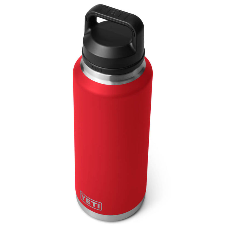 21071504118 TERMO RAMBLER 46oz CHUG CAP RESCUE RED MARCA YETI