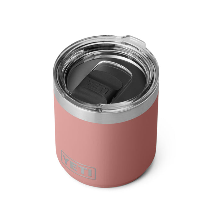 21071503320 TERMO RAMBLER 10oz LOWBALL 2.0 TAPA MAGNETICA SANDSTONE PINK MARCA YETI