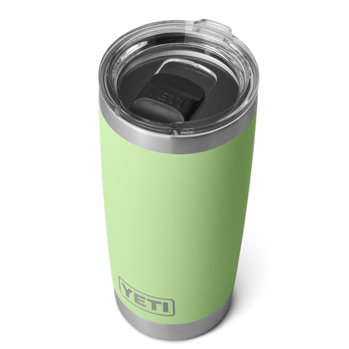 21071503440 TERMO RAMBLER 20oz KEY LIME MARCA YETI