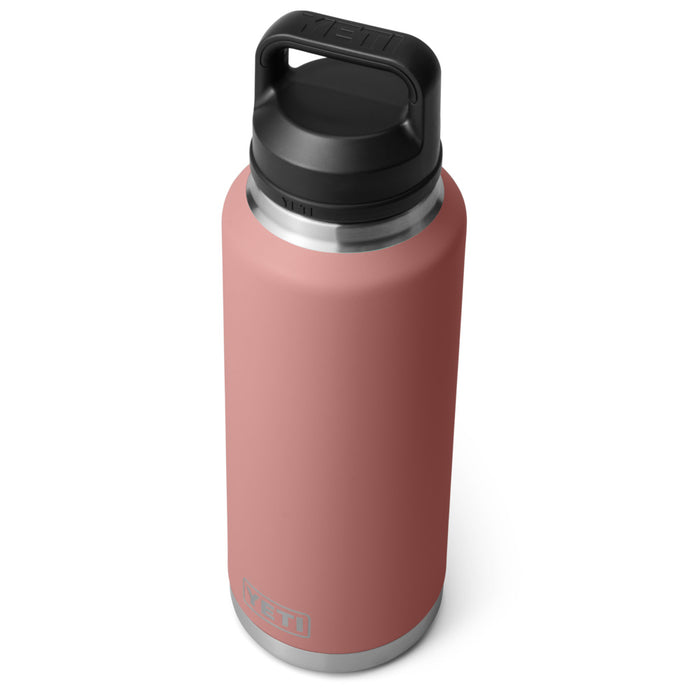 21071504184 TERMO RAMBLER 46oz CHUG CAP SANDSTONE PINK MARCA YETI