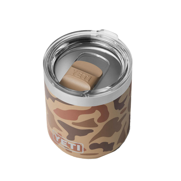 21071505877 TERMO RAMBLER 10oz LOWBALL 2.0 TAPA MAGNETICA WETLANDS CAMO MARCA YETI