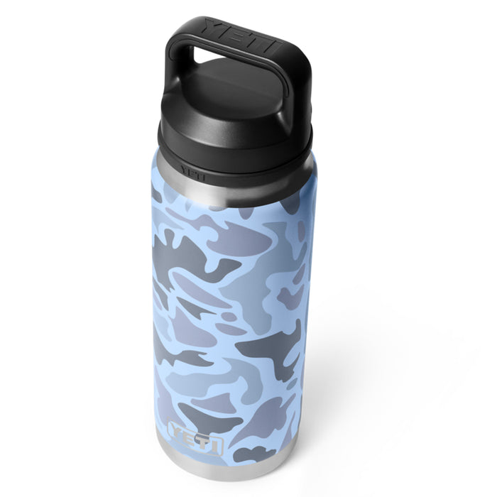 21071507620 TERMO RAMBLER 26oz CHUG CAP BLUE CAMO MARCA YETI
