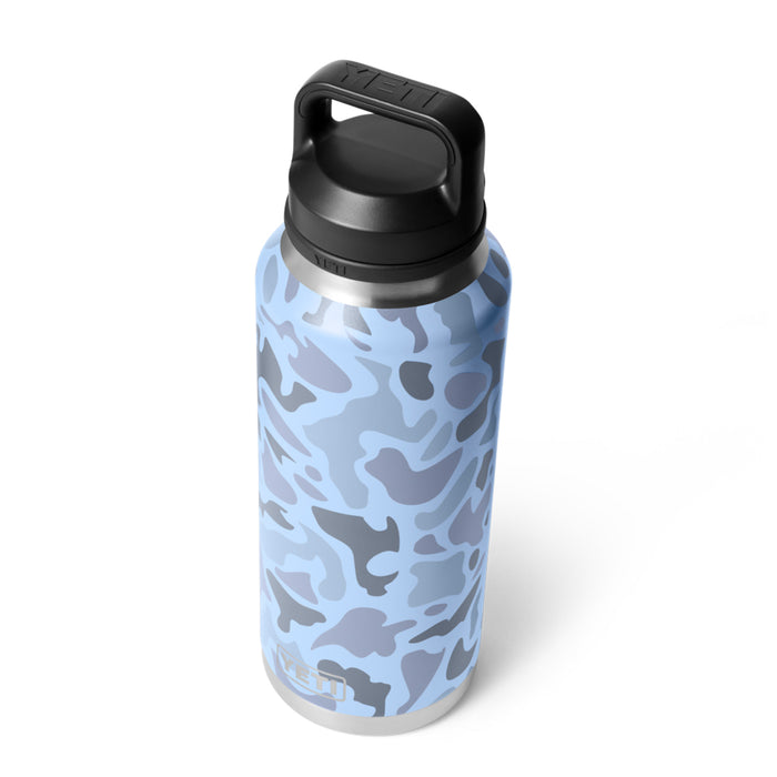 21071507621 TERMO RAMBLER 36oz CHUG CAP BLUE CAMO MARCA YETI
