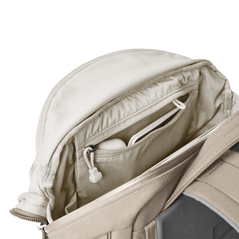 26010000320 MOCHILA CROSSROADS 22L CARRY ON CAPE DARK TAUPE MARCA YETI