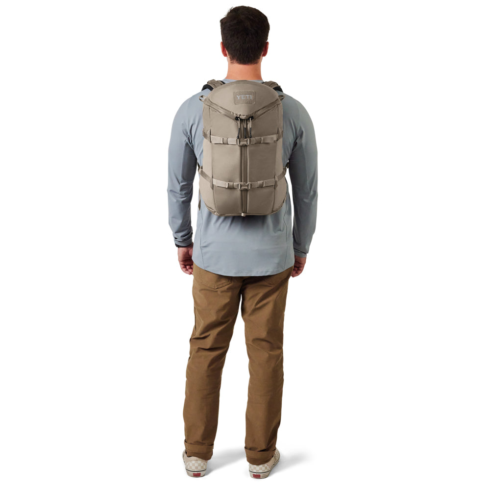 MOCHILA YETI 22L RANCHERO EVERYDAY CARRY CAPE DARK TAUPE 26010000455