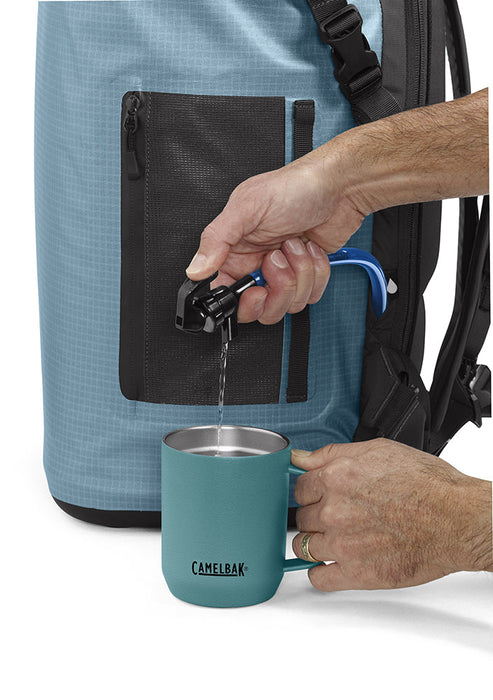 2755401000 HIELERA SUAVE CON CENTRO DE HIDRATACION CHILLBAK PACK 30 AZUL MARCA CAMELBAK