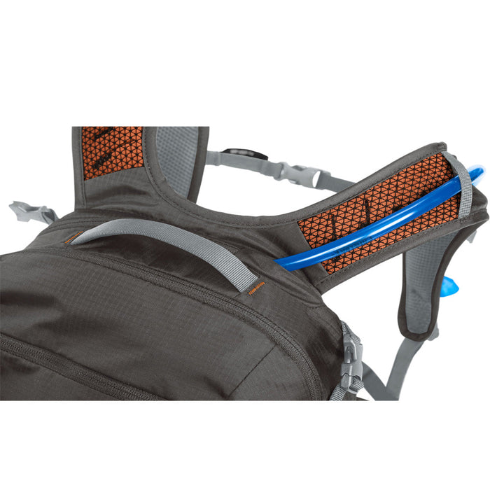 2942002000 MOCHILA DE HIDRATACION RIM RUNNER X30 70oz STORM GREY MARCA CAMELBAK