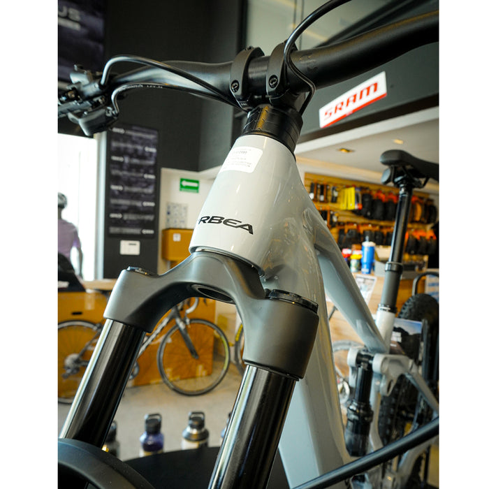 S64203SK BICICLETA WILD ST H20 20MPH 2025 HALO SILVER (GLOSS) MARCA ORBEA T. CH