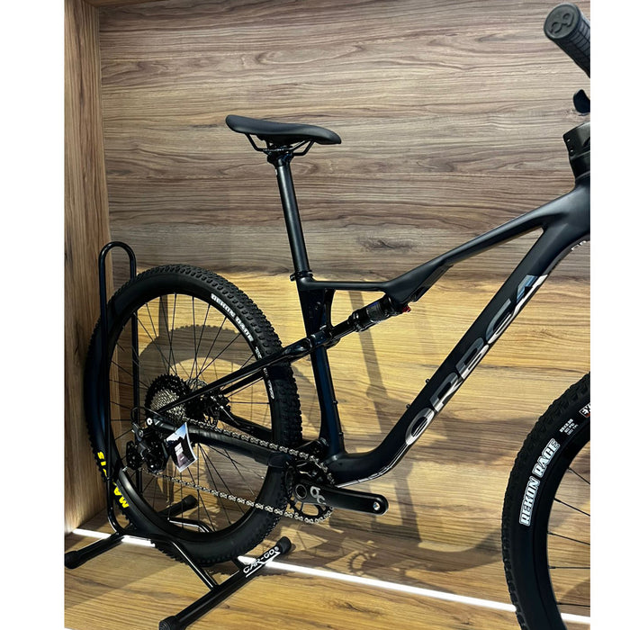 R23005KY BICICLETA OIZ H30 2024 ARMOR BLACK (GLOSS-MATT) MARCA ORBEA T.M