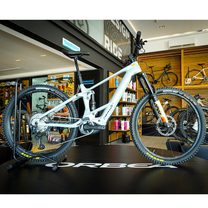 S64203SK BICICLETA WILD ST H20 20MPH 2025 HALO SILVER (GLOSS) MARCA ORBEA T. CH