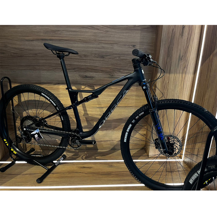 R23005KY BICICLETA OIZ H30 2024 ARMOR BLACK (GLOSS-MATT) MARCA ORBEA T.M