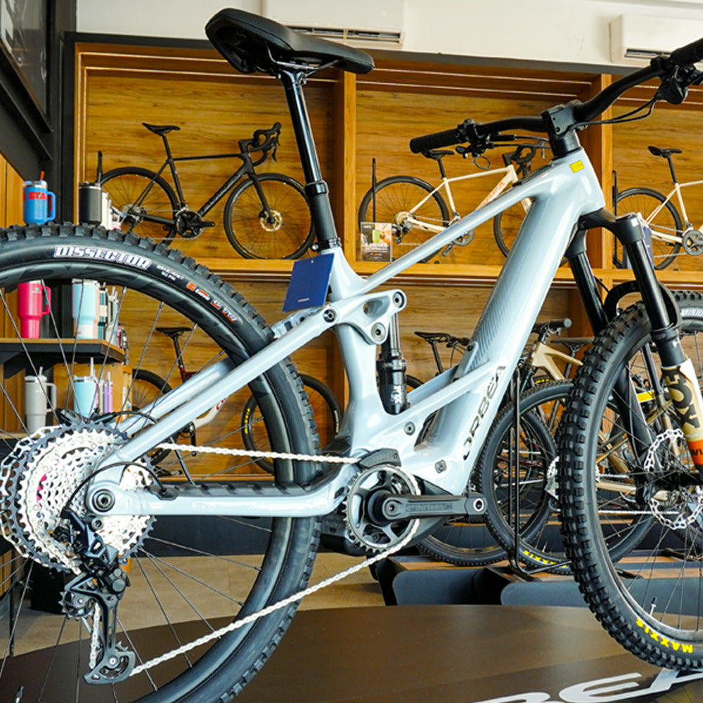 S64203SK BICICLETA WILD ST H20 20MPH 2025 HALO SILVER (GLOSS) MARCA ORBEA T. CH