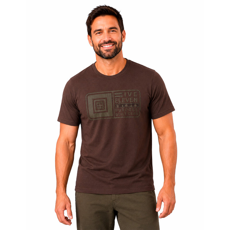 76166AFS-327 PLAYERA PBG BADGE RED DIRT MARCA 5.11 TACTICAL