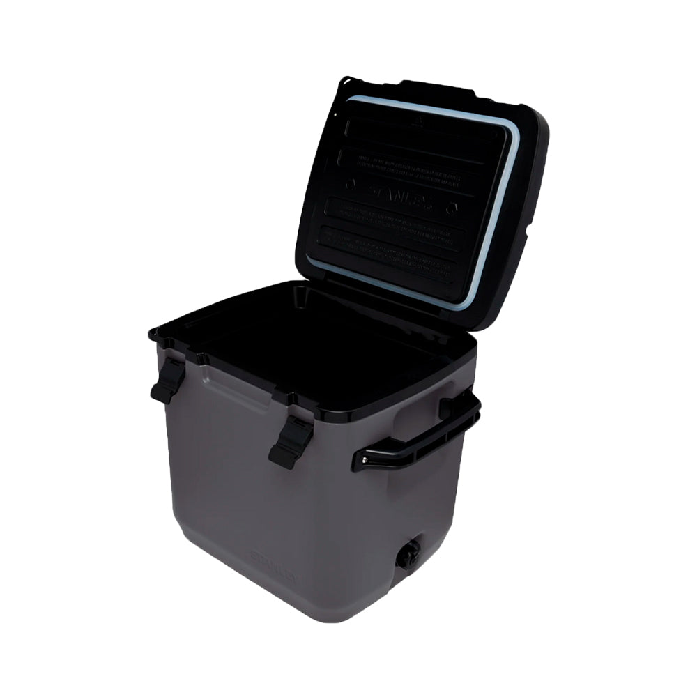 97008PT HIELERA ADVENTURE OUTDOOR 28.3 L CHARCOAL MARCA STANLEY