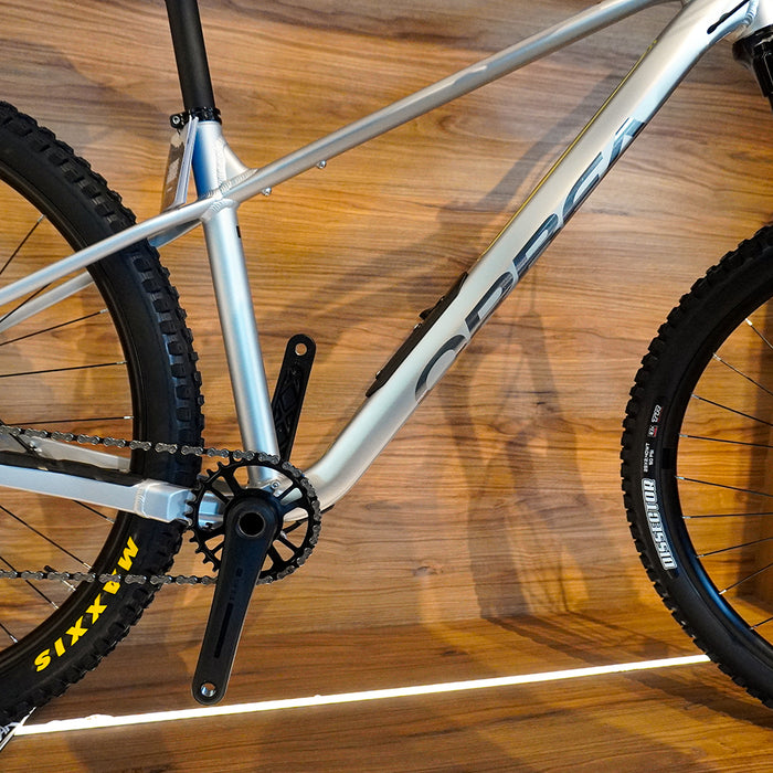 T21003M1 BICICLETA ALMA H30 2026 HALO SILVER - TANZANITE (GLOSS) MARCA ORBEA T.CH