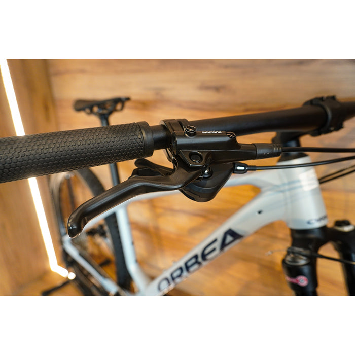 T21003M1 BICICLETA ALMA H30 2026 HALO SILVER - TANZANITE (GLOSS) MARCA ORBEA T.CH