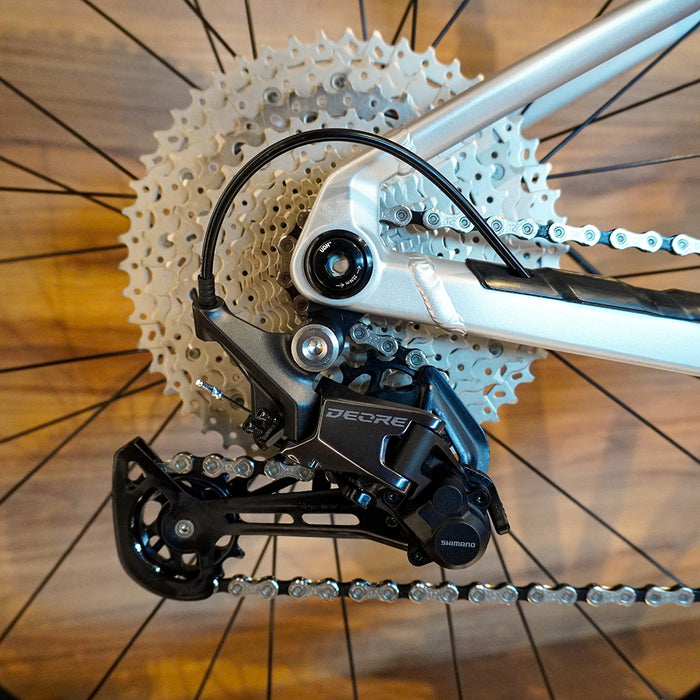 T23305PH BICICLETA LAUFEY H30 2026 SMOOTH SILVER (MATT) - TITANIUM (GLOSS) MARCA ORBEA T.M