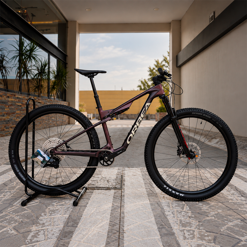 BICICLETA ORBEA OIZ M30 2027 BURNING ASHES CARBON VIEW - IVORY WHITE CHICA U22203PS