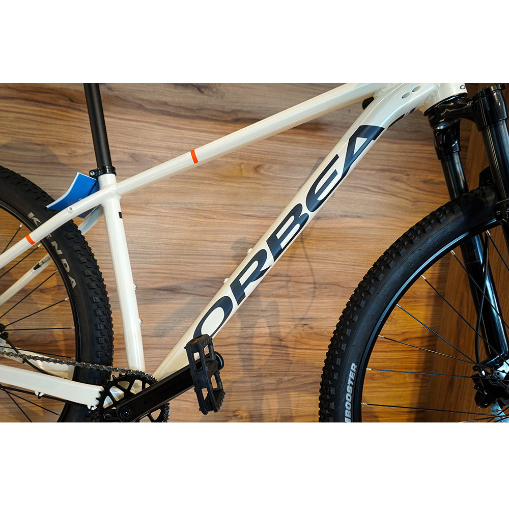 T20717RF BICICLETA ONNA 29 20 2026 IVORY WHITE (GLOSS) - NAVY BLUE (MATT) MARCA ORBEA T.M