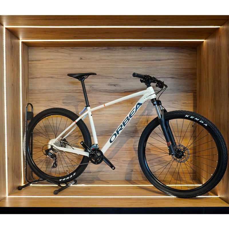 T20515RF BICICLETA ONNA 29 50 2026 IVORY WHITE (GLOSS) - NAVY BLUE (MATT) MARCA ORBEA T.CH