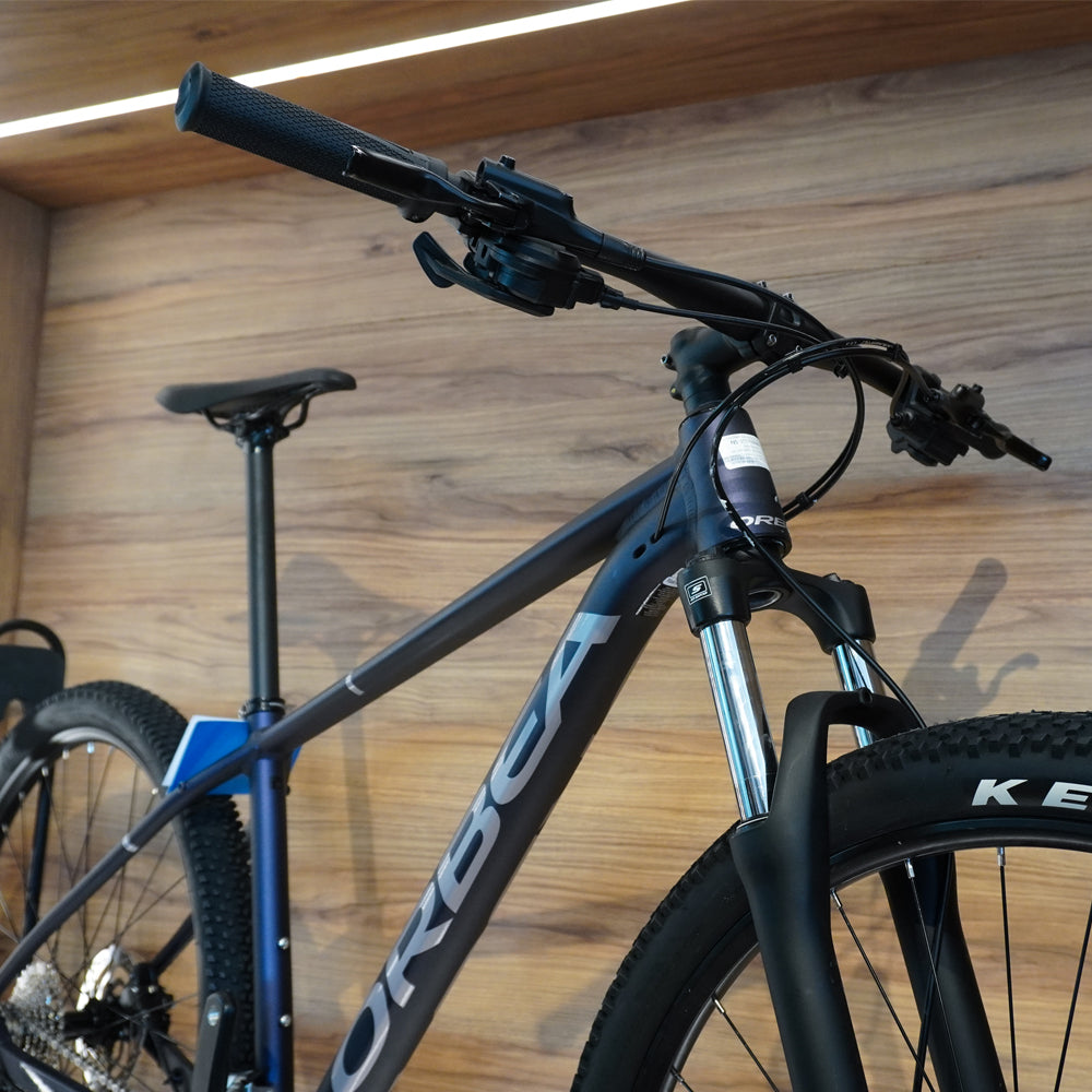 T20517RD BICICLETA ONNA 29 50 2026 TANZANITE (MATT) - SILVER (GLOSS) MARCA ORBEA T.M
