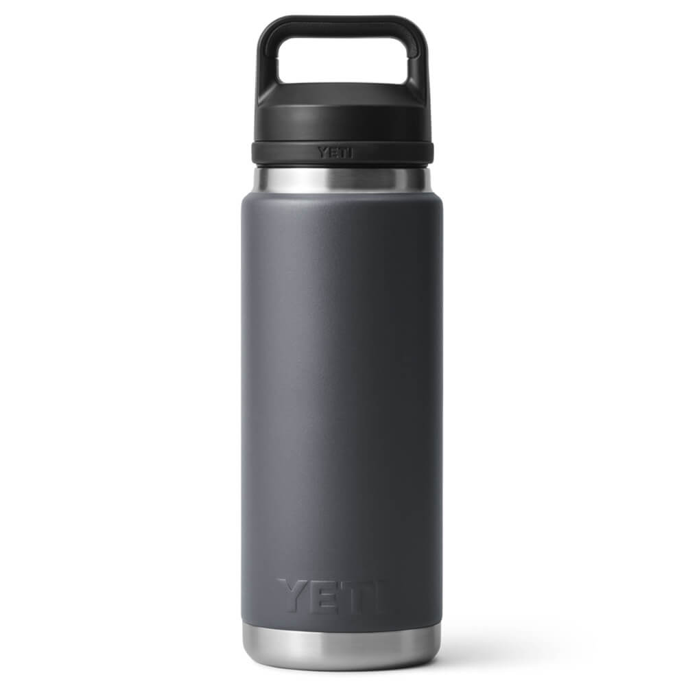 21071501174 TERMO RAMBLER 26oz CHUG CAP CHARCOAL MARCA YETI