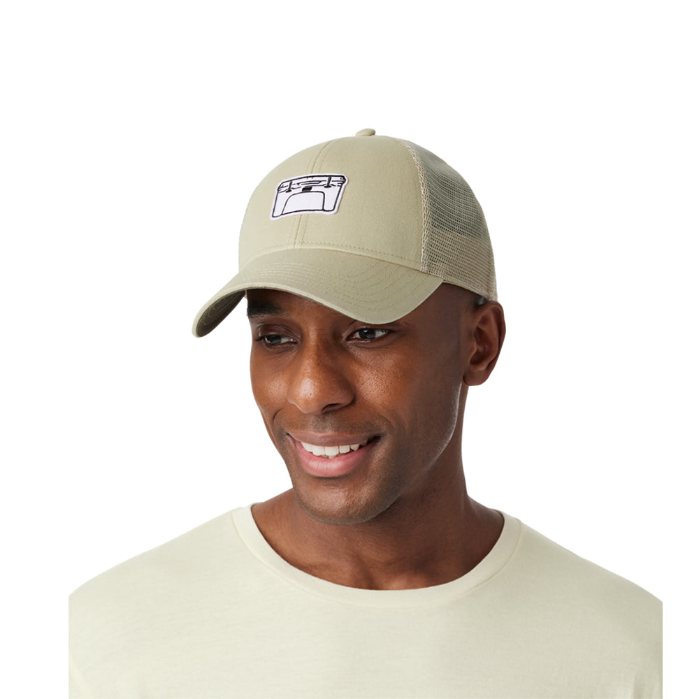 21023006820 GORRA TUNDRA BADGE LOW PRO TRUCKER KHAKI MARCA YETI