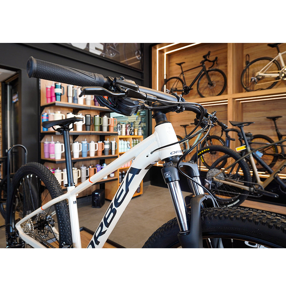 BICICLETA ORBEA ONNA 50 2026 IVORY WHITE - NAVY BLUE EXTRA CHICA T20114RF
